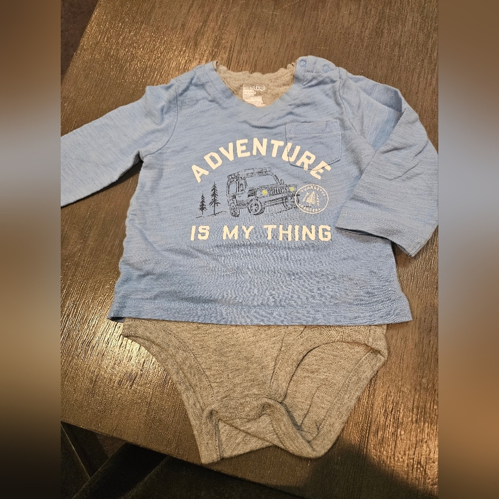 BABY GAP ONESIE